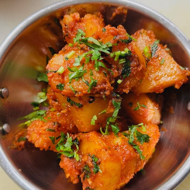 Aloo dum.